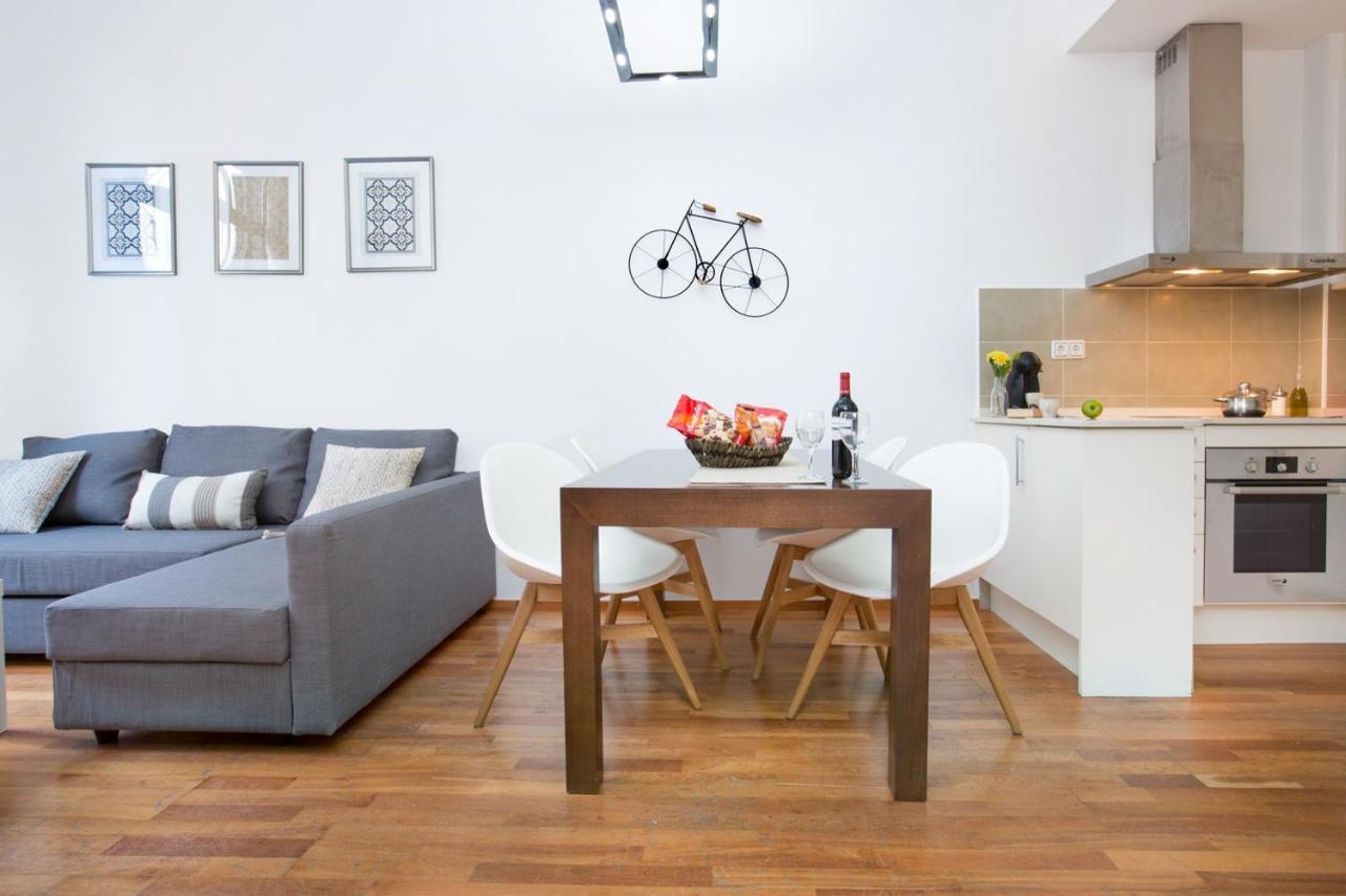 Stay U-Nique Apartments Balmes Barcelona Buitenkant foto